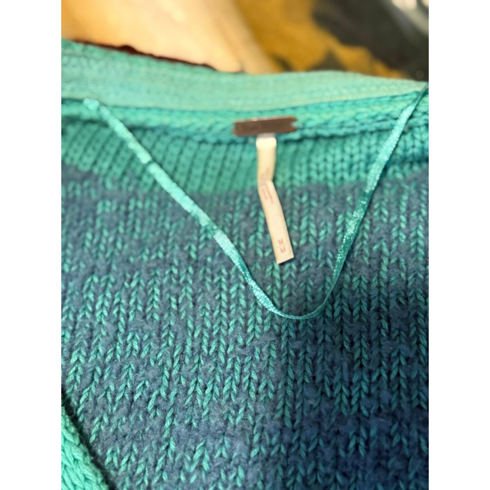 ✨ Free People Oversized Two-Tone Teal Cardigan – Size M (Good Used)✨ - Picture 3 of 6